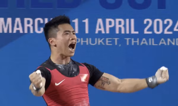 Lực sĩ Trịnh Văn Vinh giành vé thứ sáu dự Olympic 2024