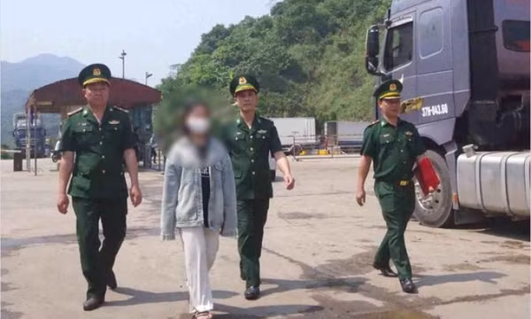 Giải cứu bé gái 13 tuổi bị bán ra nước ngoài