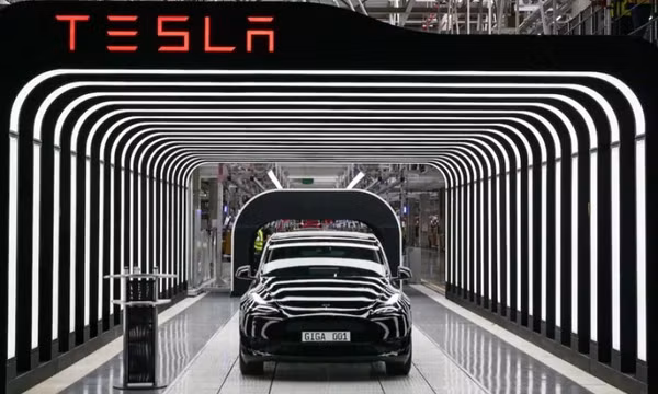Tỷ phú Elon Musk: Hãng Tesla sẽ cho ra mắt taxi tự lái vào tháng 8