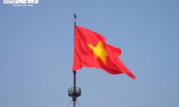 Lễ thượng cờ 'Thống nhất non sông' ở Đôi bờ Hiền Lương - Bến Hải