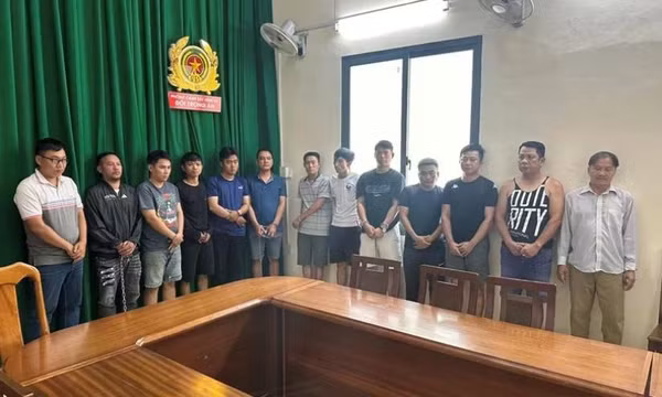 Phá đường dây tổ chức đánh bạc, cá độ bóng đá với số tiền lên đến 100 tỷ đồng