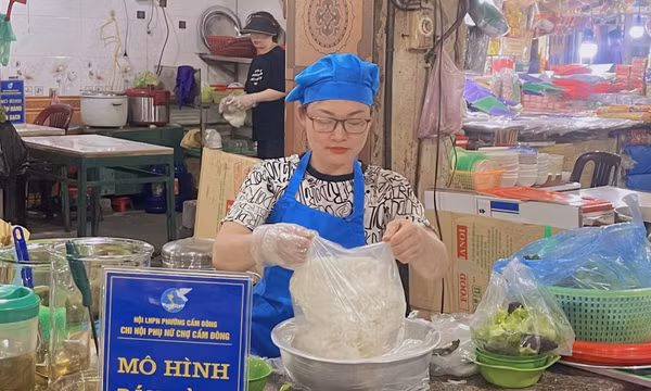  Mô hình "Bán hàng ăn sạch" tại chợ Cẩm Đông