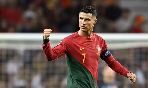 CR7 đòi lương Juve thành công