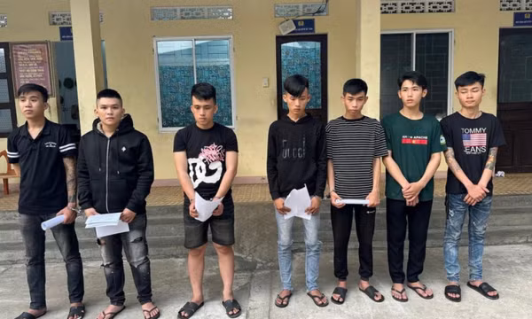 Mâu thuẫn trên mạng, 2 nhóm côn đồ tìm nhau... trả đũa