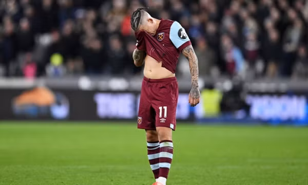 Man City sẵn sàng cắt lỗ bán Phillips