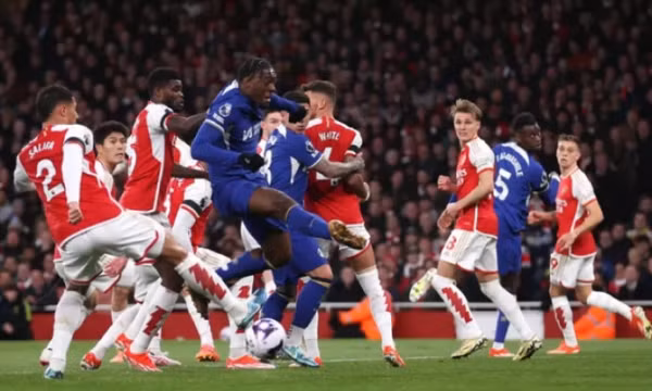 Đấu Tottenham, Arsenal trước cơ hội làm nên lịch sử