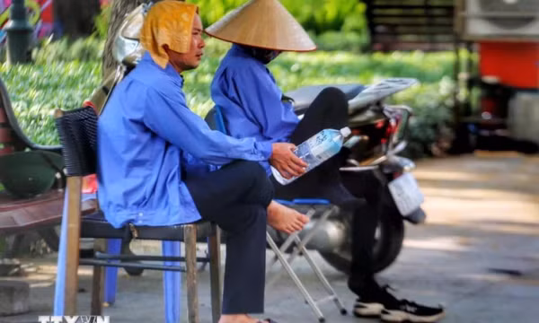 Phía Đông Bắc Bộ ngày nắng, chiều tối và đêm có mưa rào, dông vài nơi