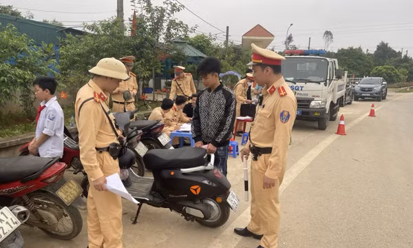 Công an TP Móng Cái tăng cường xử lý học sinh vi phạm Luật Giao thông