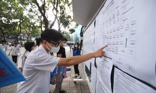 Thí sinh thử đăng ký dự thi tốt nghiệp Trung học Phổ thông từ ngày 24/4 