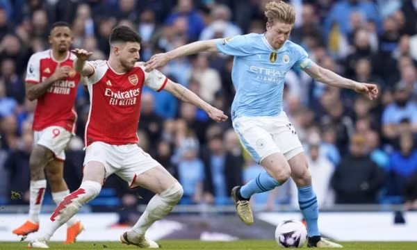 Man City và Arsenal níu chân nhau ở Ngoại hạng Anh