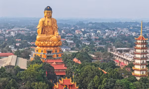 'Xây tượng Phật khổng lồ không phù hợp văn hóa truyền thống'