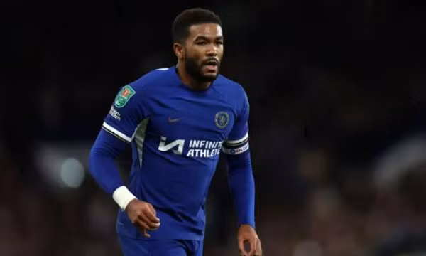 Cú hích Reece James đến với Chelsea