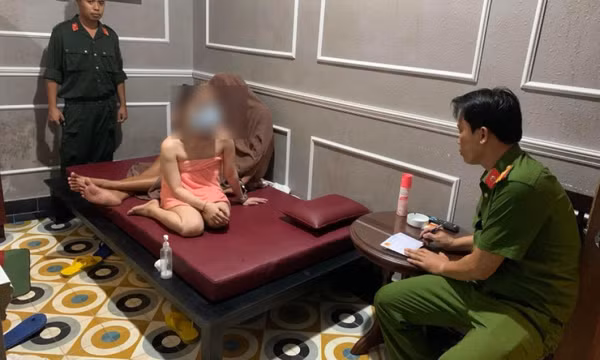 Công an Bến Tre phát hiện 2 nữ nhân viên massage kích dục cho khách