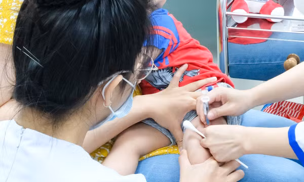 Năm nay, sẽ liên tục cung ứng vaccine 5 trong 1