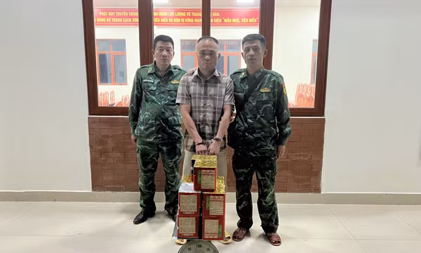 Bắt đối tượng mua, vận chuyển 15kg pháo nổ về đốt dịp Thanh minh