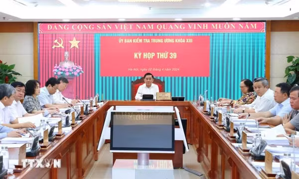 Đề nghị xem xét, thi hành kỷ luật ông Đào Ngọc Dung, bà Phạm Thị Hải Chuyền