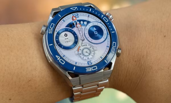 Bốn smartwatch mới bán tại Việt Nam