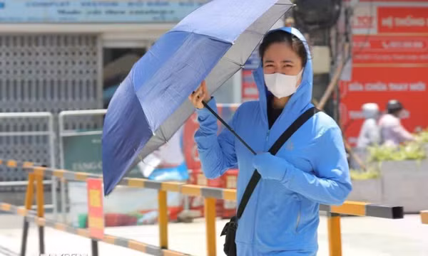 Nắng nóng kéo dài trong nhiều ngày tới, nhiệt độ có nơi trên 39 độ C