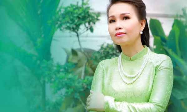 Diễn kịch, quay vlog để chiều người hâm mộ, Cẩm Ly nợ khán giả đêm nhạc 30 năm