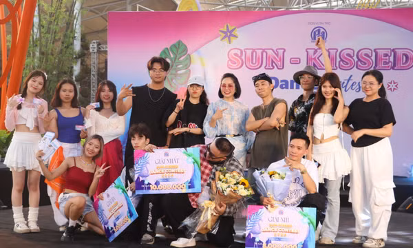 Tưng bừng cuộc thi nhảy "Sun-kissed Dance Contest 2024" và trải nghiệm khinh khí cầu 