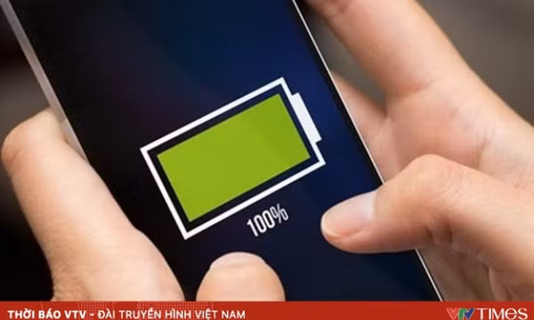 Pin sợi làm thành túi có thể sạc điện thoại di động