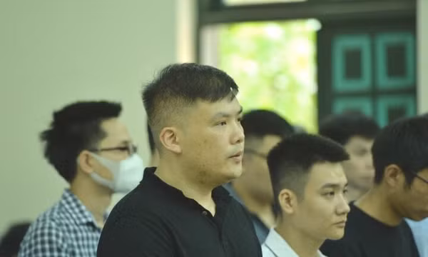 'Trùm' đường dây đánh bạc nghìn tỷ lĩnh 5 năm tù, được trả lại 4 xe sang