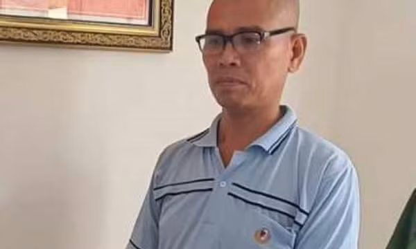 Bị vợ đánh chửi, người chồng dùng dao đâm lại rồi tự sát bất thành