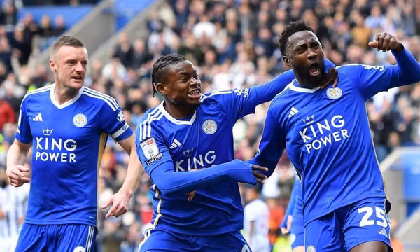 Leicester sắp bị trừ số điểm kỷ lục khi mới thăng hạng
