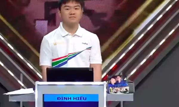 Nam sinh Hải Phòng đưa đáp án khiến khán giả ngỡ ngàng, giành vòng nguyệt quế Đường lên đỉnh Olympia