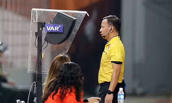 VAR được tăng cường hết công suất ở vòng 18 V-League