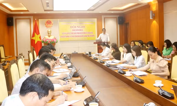 Đảng bộ Văn phòng Đoàn ĐBQH và HĐND tỉnh sinh hoạt chuyên đề “Học tập và làm theo Bác”