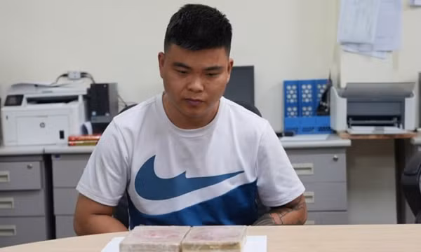 Bắt đối tượng vận chuyển 2 bánh heroin