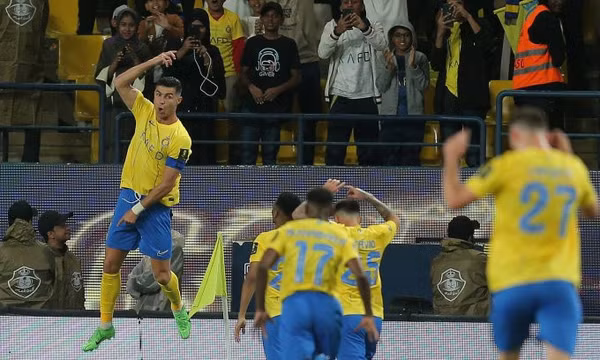 Ronaldo lập cú đúp, đưa Al Nassr vào chung kết King Cup