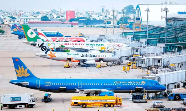 Thông tin giá vé máy bay 'cõng' 20 loại thuế và phí, Cục Hàng không nói gì?