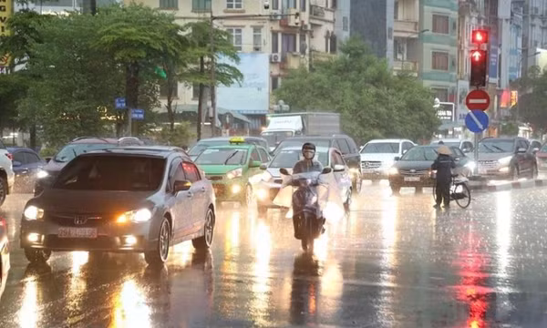 Bắc Bộ đề phòng mưa lớn kèm lốc sét, gió giật mạnh
