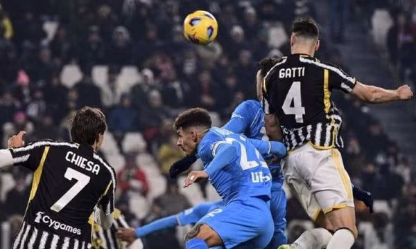 Mùa giải của Juve có thể chia làm 2 giai đoạn