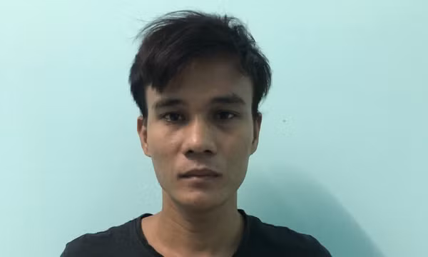 Mua quân phục giả Công an đi khảo sát để đột nhập biệt thự trộm đồ