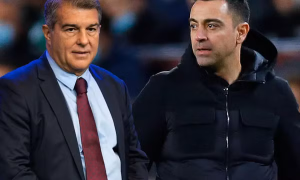 Barca méo mặt tốn 20 triệu euro để sa thải Xavi