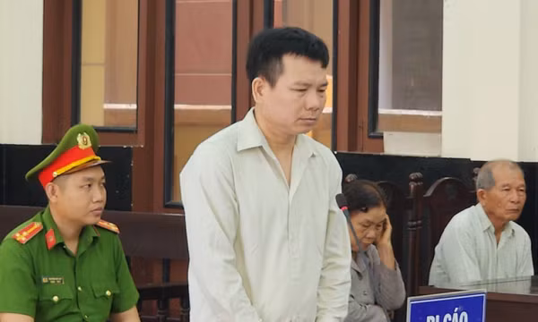 Lãnh 8 năm tù vì chém chị ruột