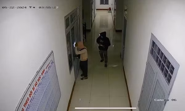 Lợi dụng đêm vắng, đột nhập trường học trộm cắp tài sản
