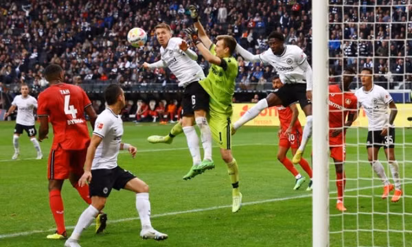 Leverkusen san bằng kỷ lục tồn tại hơn nửa thế kỷ