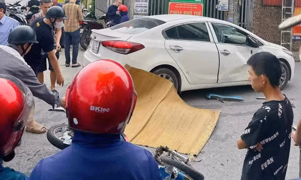 Va chạm với ô tô con, nam công nhân từ Sơn La xuống Hải Phòng làm thuê tử vong