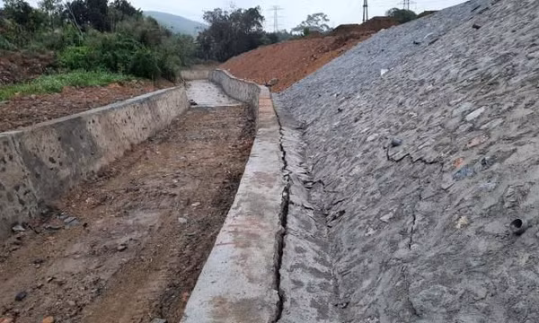 Giao TP Cẩm Phả xây dựng công trình thoát nước dọc tỉnh lộ 326 trên địa bàn thành phố