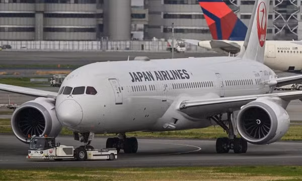 Hai máy bay Nhật va chạm tại sân bay Haneda ở Tokyo