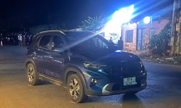 Cán bộ cảnh sát giao thông lái ô tô gây tai nạn chết người