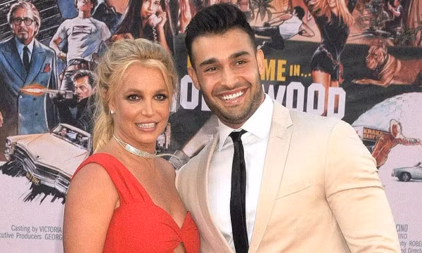Britney Spears hoàn tất ly hôn