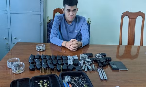 Bắt quả tang đối tượng chế tạo, tàng trữ 7 khẩu súng cùng nhiều loại đạn
