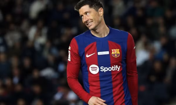 Chấm dứt đồn đoán, Lewandowski ở lại Barca