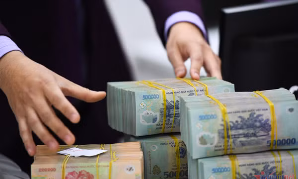 Xu hướng tăng chưa dừng, đã có 3 ngân hàng trả lãi suất huy động từ 6% trở lên