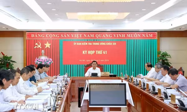 Ủy ban Kiểm tra Trung ương đề nghị xem xét, thi hành kỷ luật một loạt cán bộ